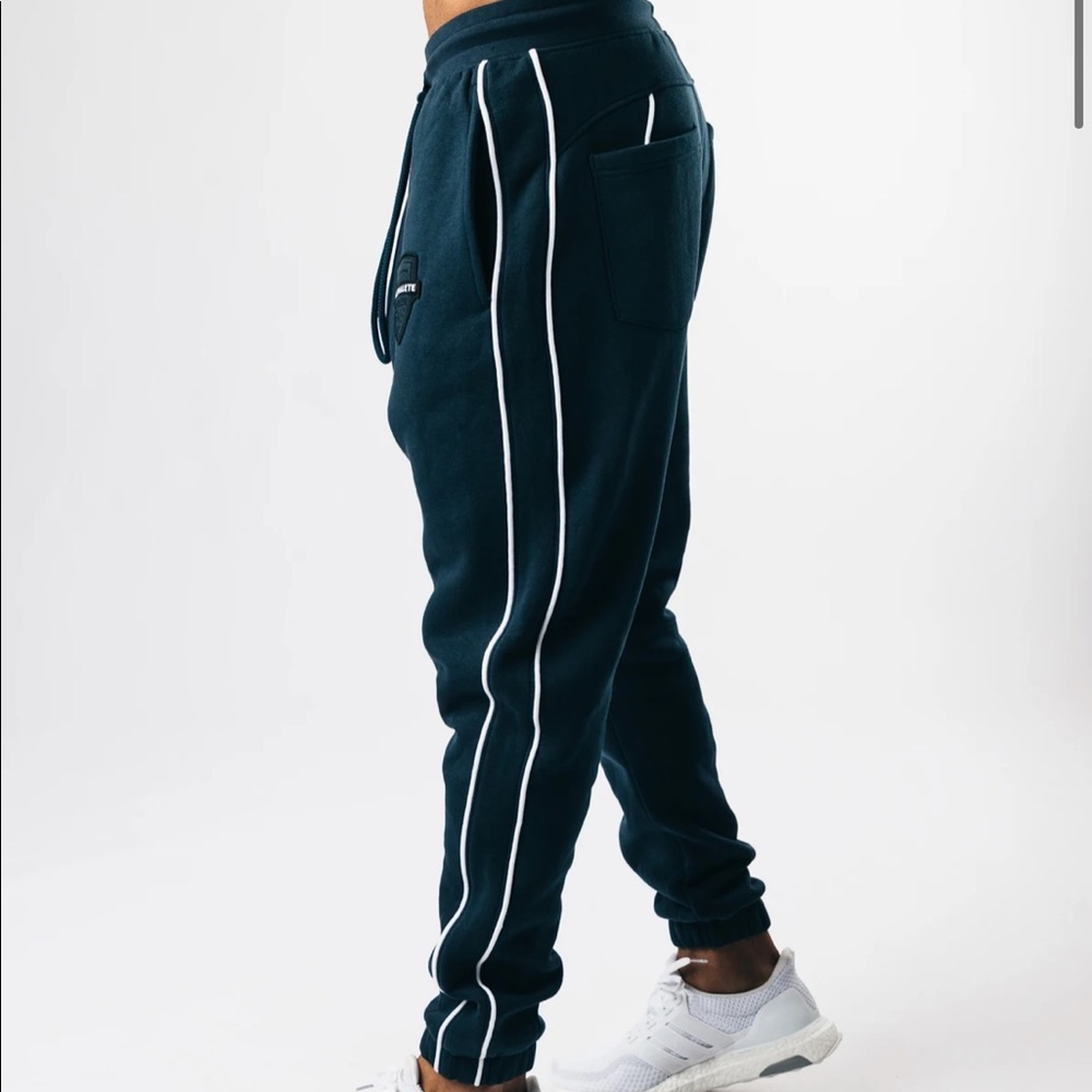 NEW MENs Alphalete Varsity Jogger sz MEDIUM, Blk